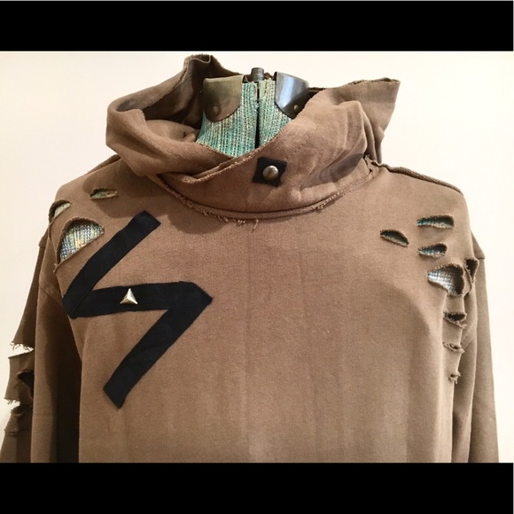 🔴 French Terry Distressed Pullover Hoodie NWT - Picture 2 of 5